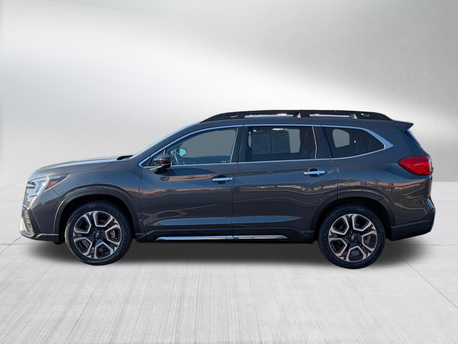 Used 2024 Subaru Ascent Touring AWD/4WD image 4