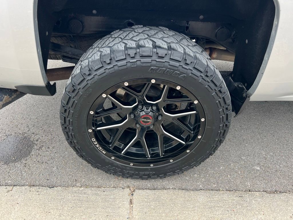 Used 2018 Chevrolet Silverado 1500 LT w/ All Star Edition AWD/4WD image 10