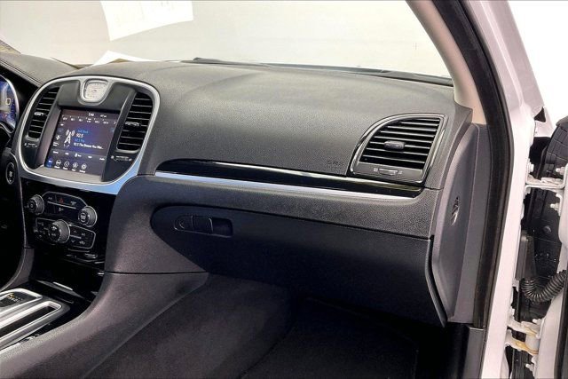 Used 2023 Chrysler 300 Touring w/ Sport Appearance Package RWD image 15