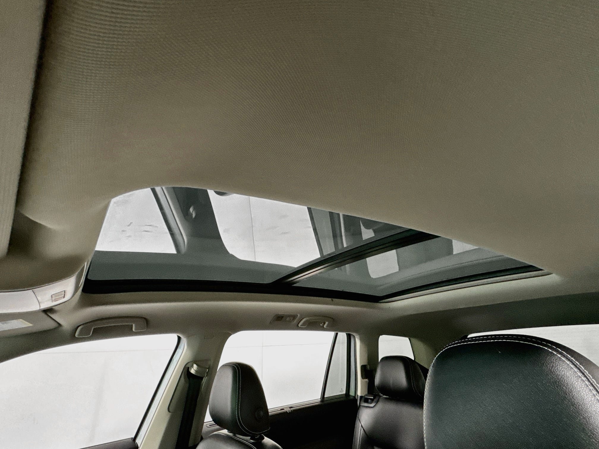 Used 2023 Volkswagen Atlas SE w/ Panoramic Sunroof Package AWD/4WD image 4