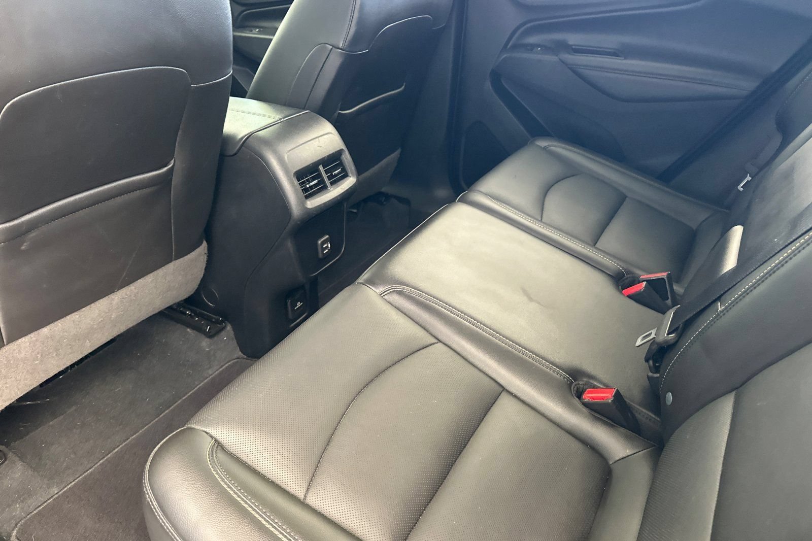 Used 2020 Chevrolet Equinox Premier w/ Premier Redline Edition FWD image 12