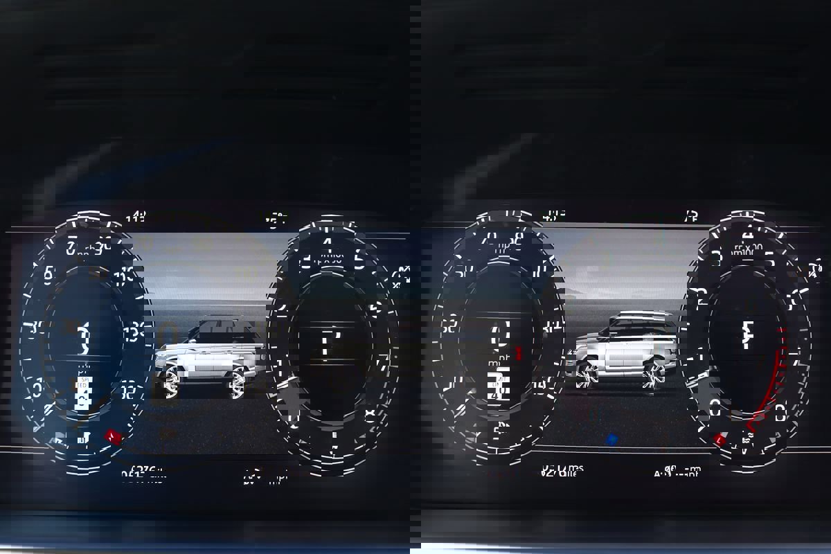 Used 2018 Land Rover Range Rover HSE image 17