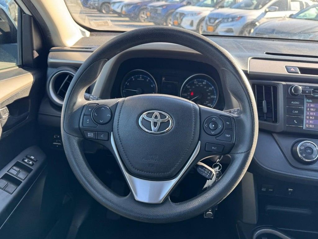 Used 2018 Toyota RAV4 LE image 12