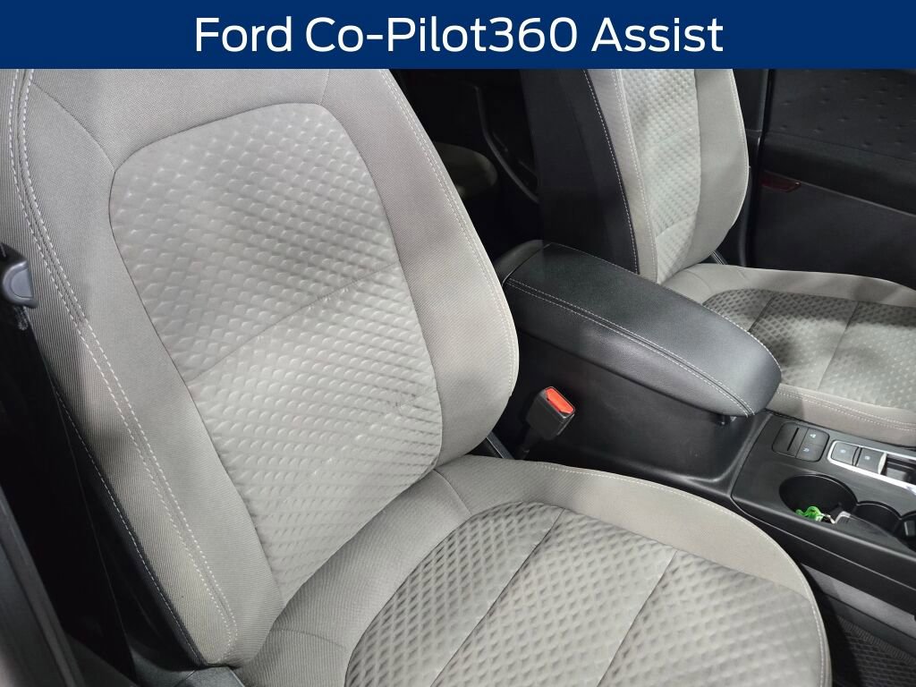 Used 2020 Ford Escape SE image 5