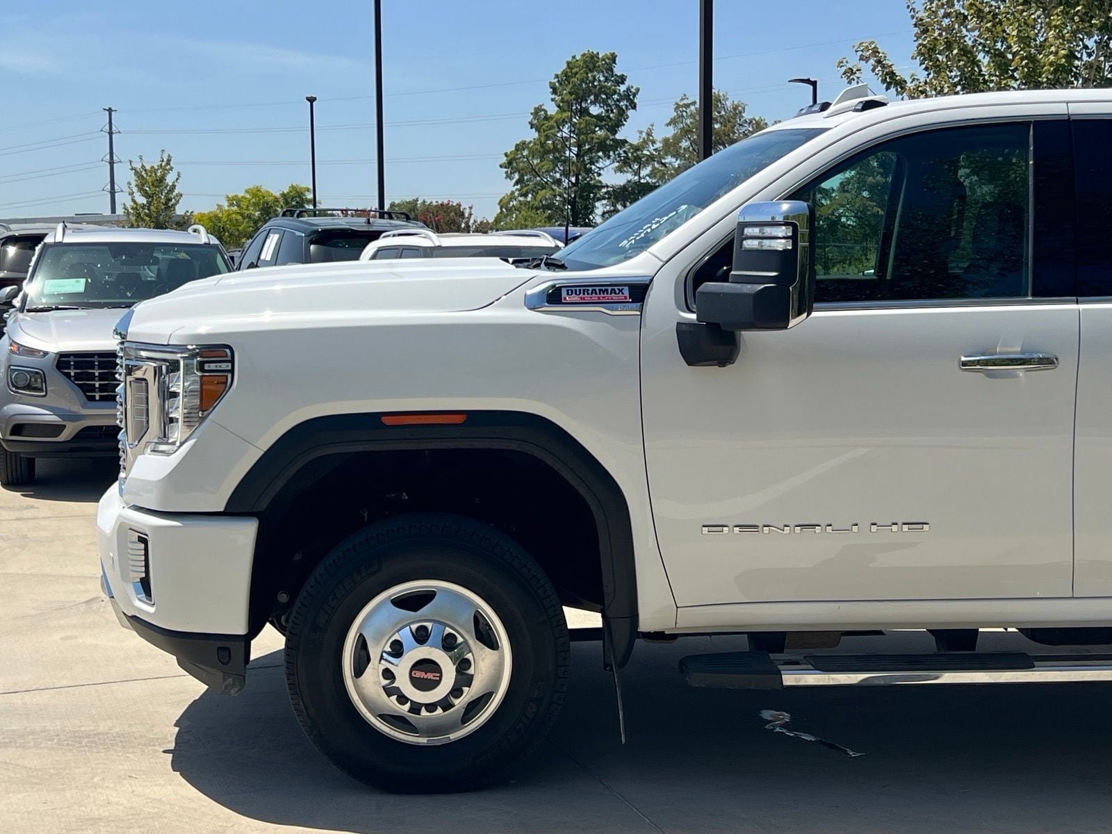 Used 2022 GMC Sierra 3500 Denali w/ Denali Ultimate Package AWD/4WD image 8