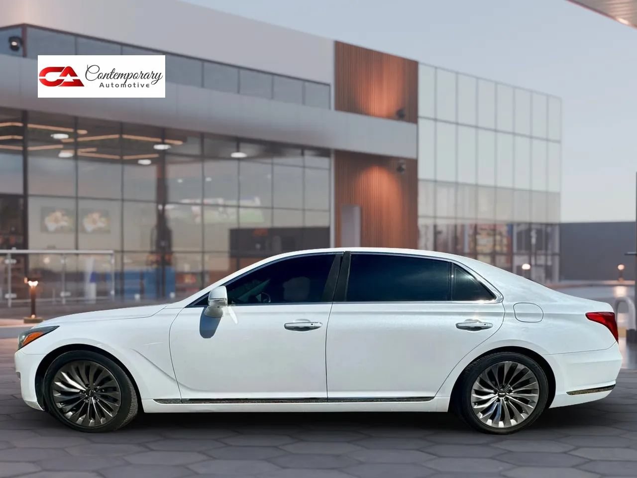 Used 2018 Genesis G90 5.0 Ultimate RWD image 1