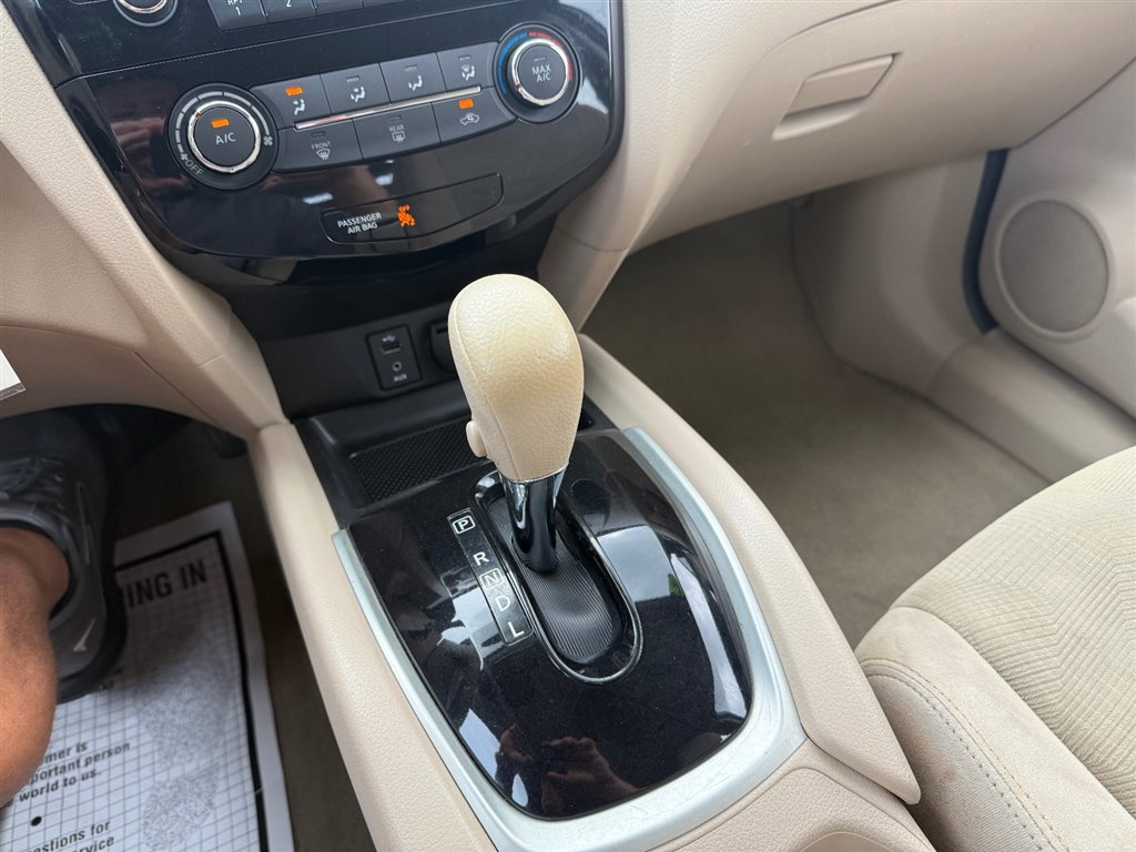 Used 2015 Nissan Rogue S image 20