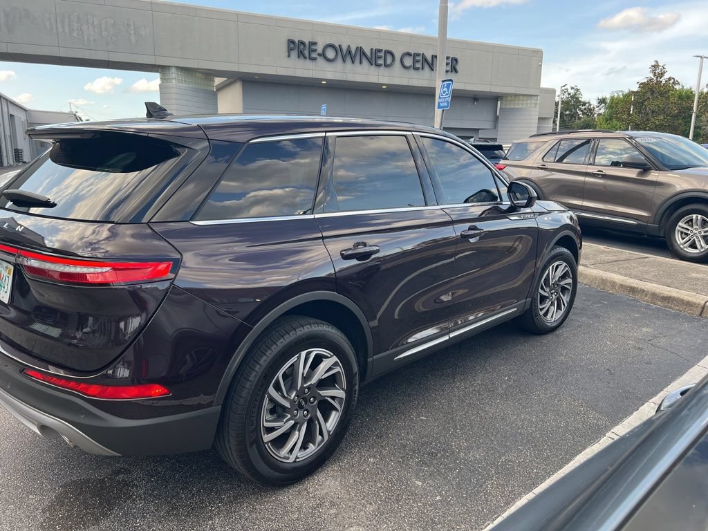 Used 2023 Lincoln Corsair FWD image 2
