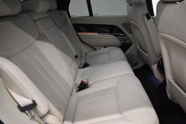 Used 2023 Land Rover Range Rover SE AWD/4WD image 17