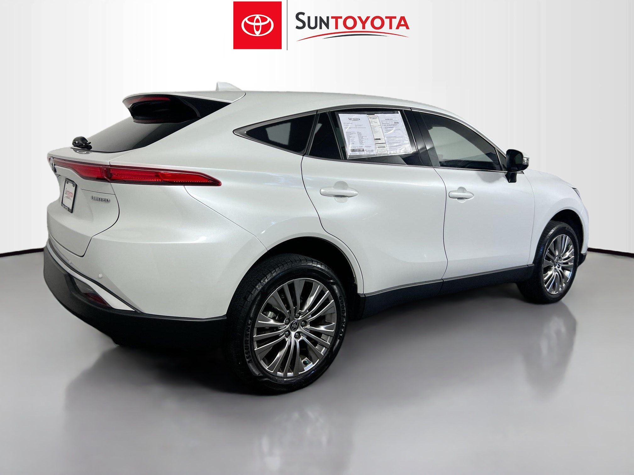 Used 2023 Toyota Venza Limited AWD/4WD image 4