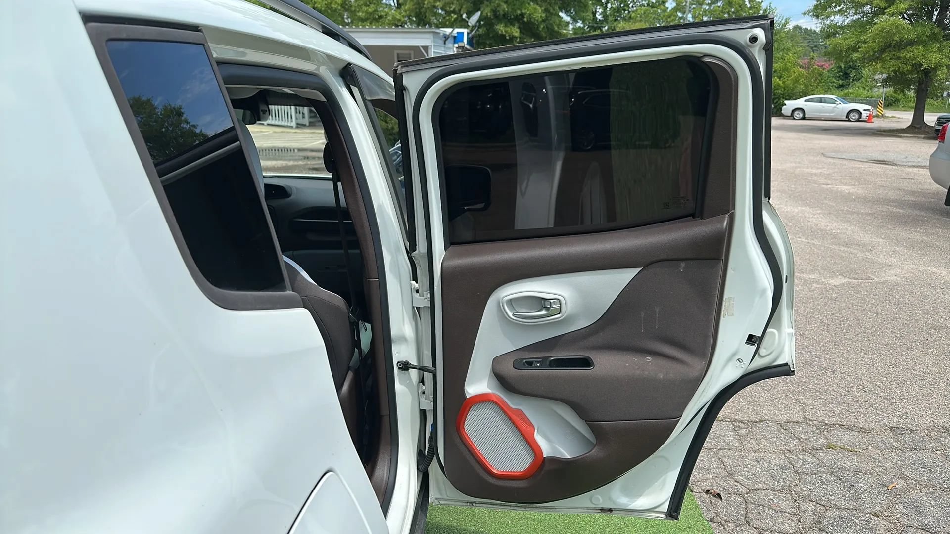 Used 2016 Jeep Renegade Latitude w/ Safety & Security Group FWD image 20