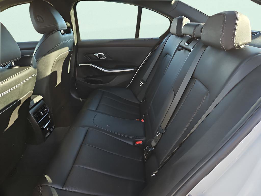 Used 2025 BMW 330i Sedan RWD image 12