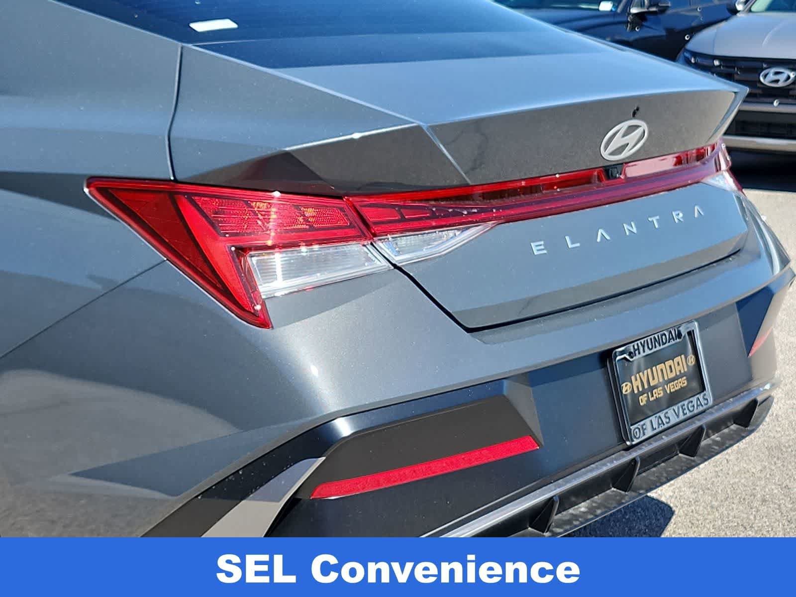 Certified 2025 Hyundai Elantra SEL FWD image 11