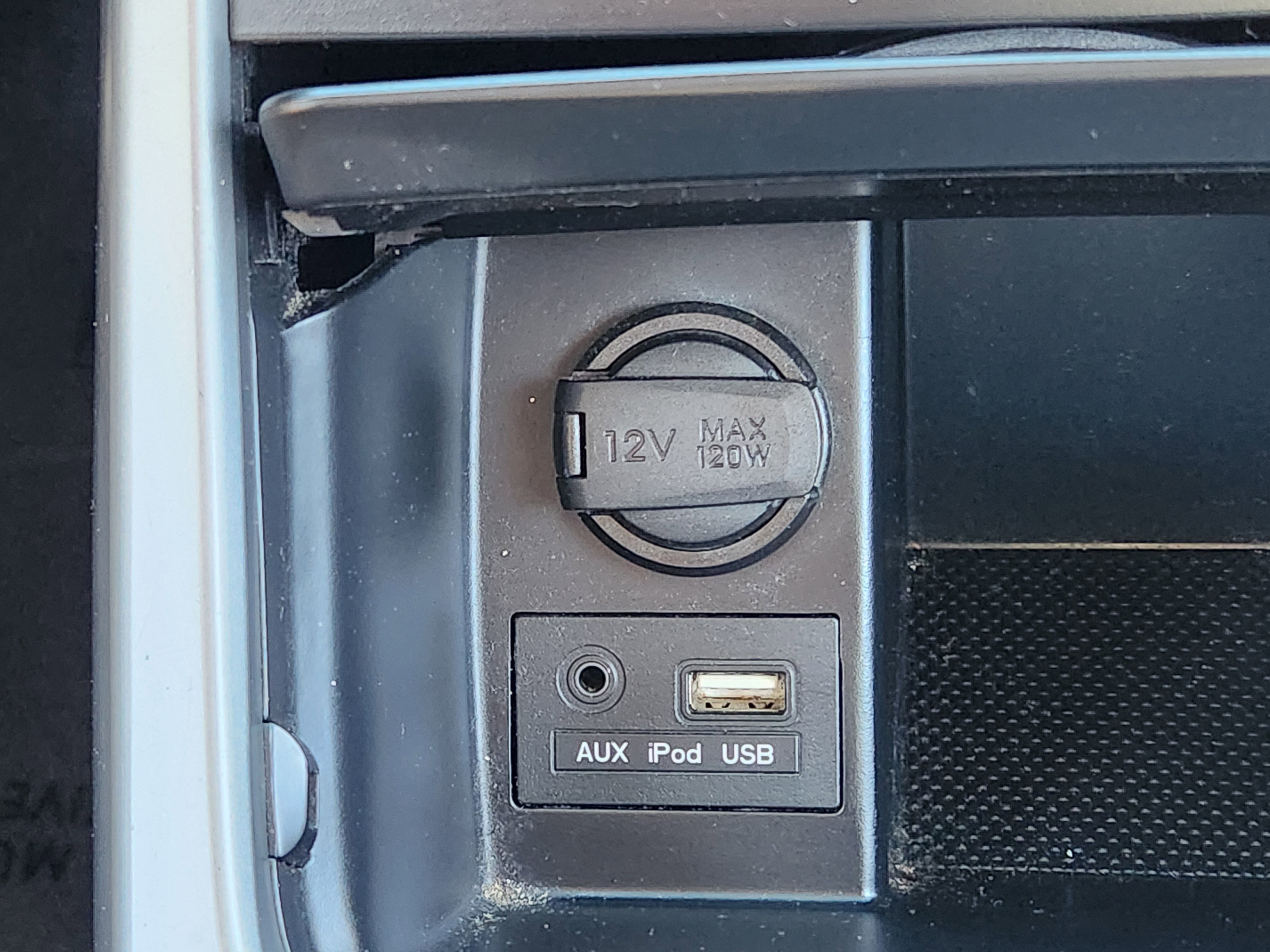 Used 2015 Hyundai Elantra SE image 22