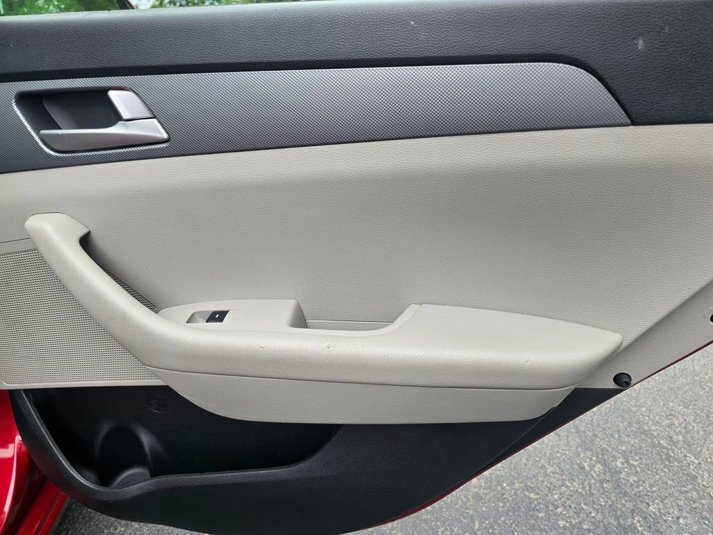 Used 2017 Hyundai Sonata SE FWD image 20