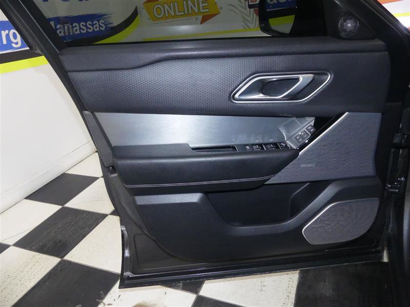 Used 2018 Land Rover Range Rover Velar R-Dynamic SE image 27