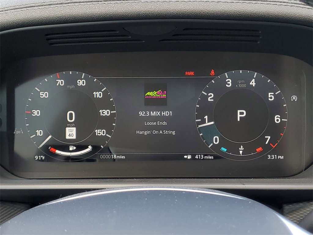 New 2025 Land Rover Discovery Dynamic SE image 14