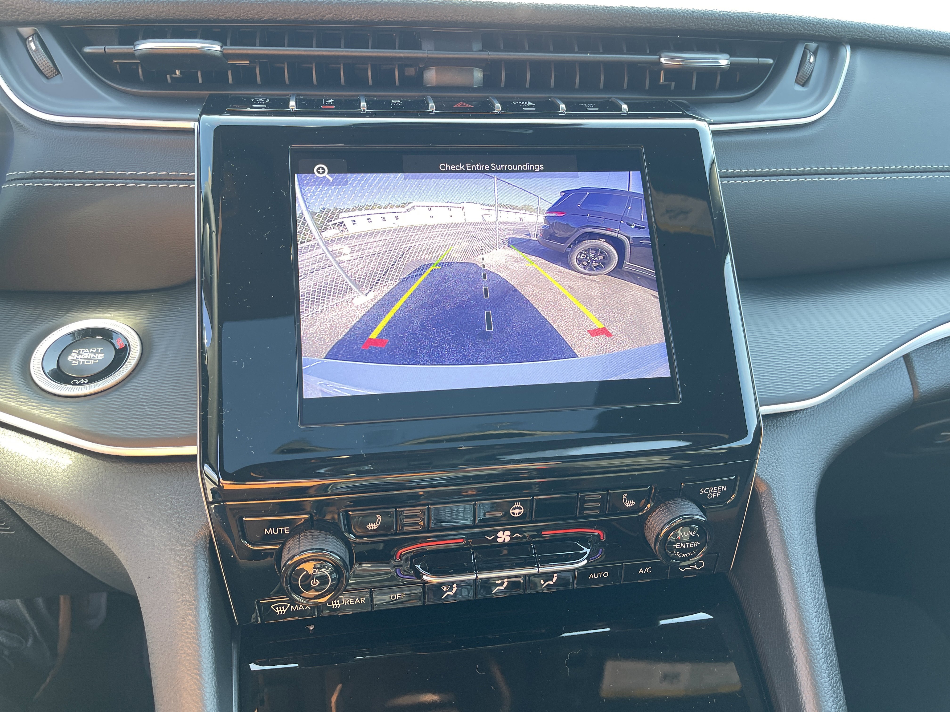 New 2025 Jeep Grand Cherokee L Altitude image 25