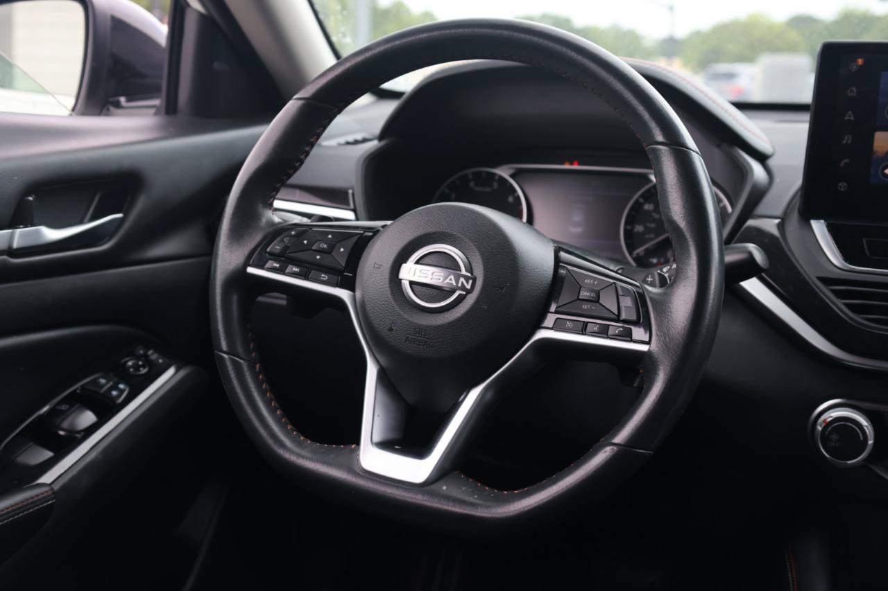 Used 2024 Nissan Altima 2.5 SR w/ SR Premium Package AWD/4WD image 9