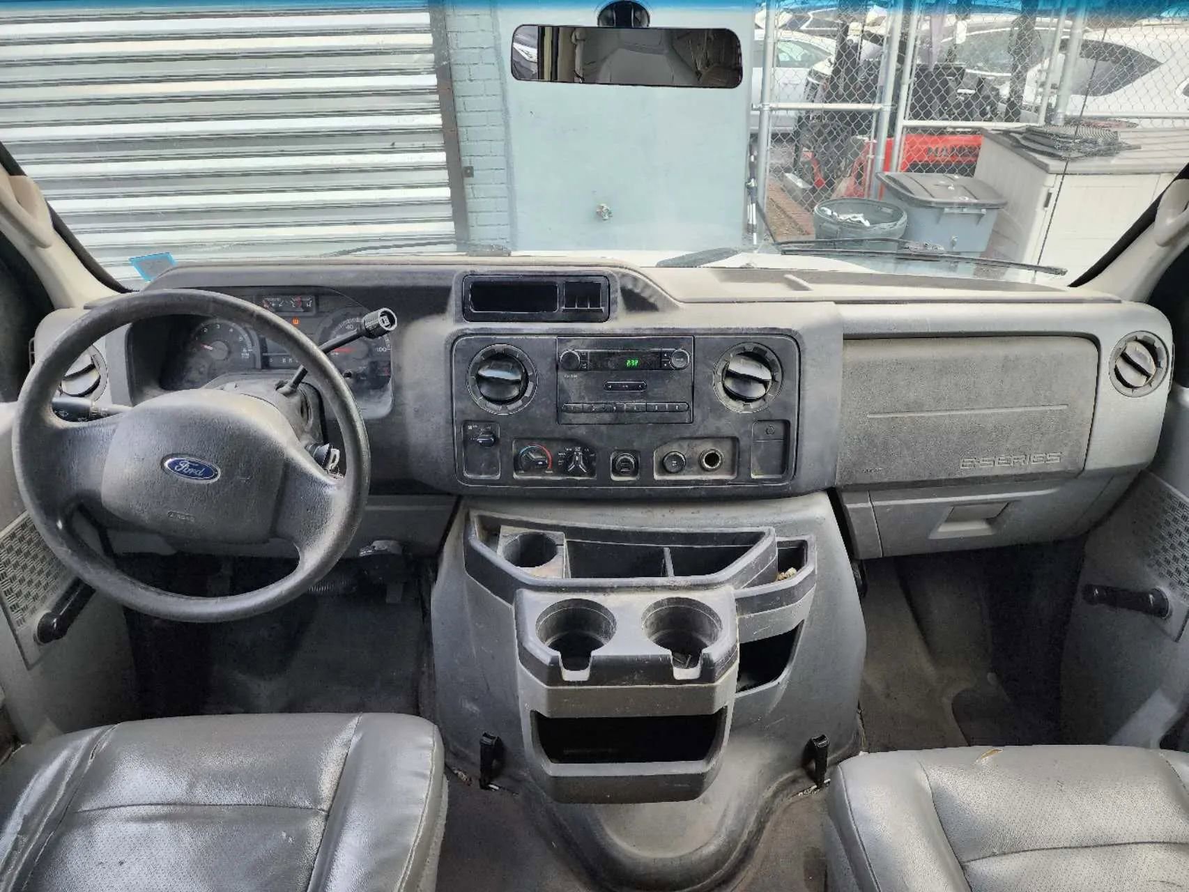 Used 2011 Ford E-250 and Econoline 250 image 7