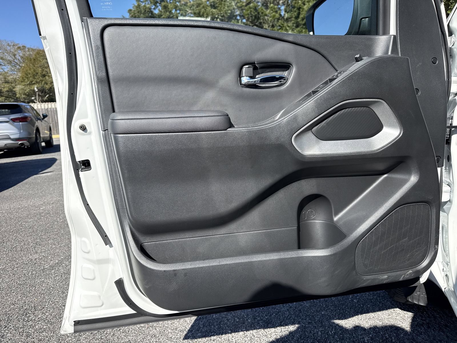 Used 2024 Nissan Frontier SV w/ Tow Package image 13