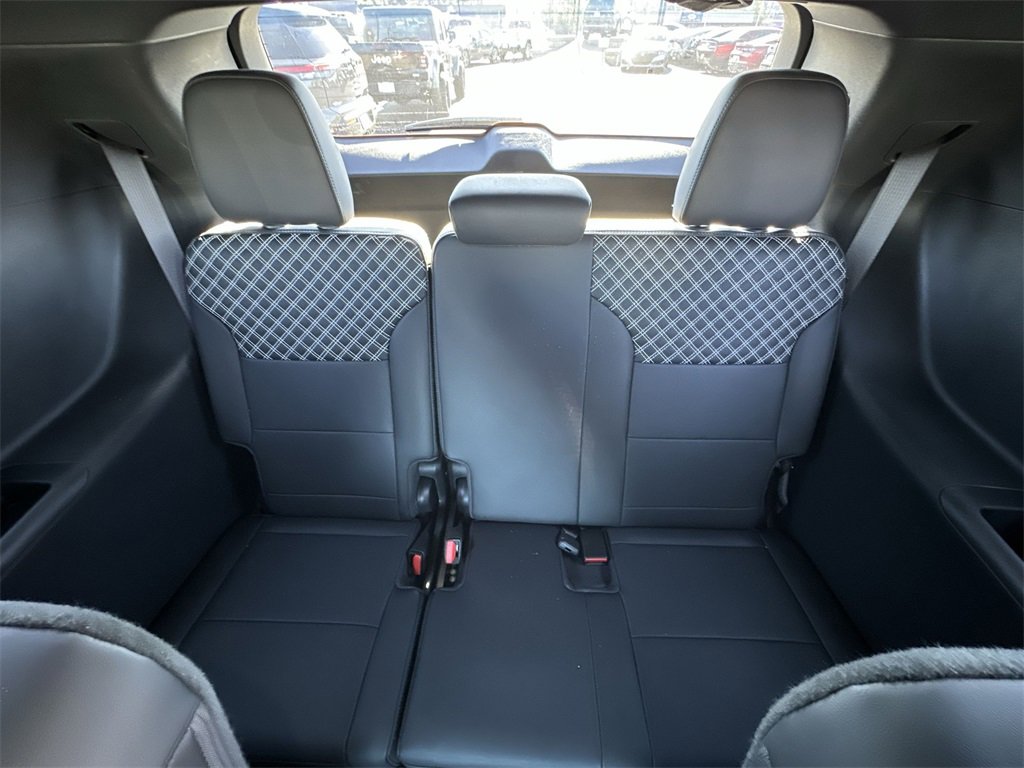 Used 2024 GMC Acadia Denali w/ Super Cruise Package image 23