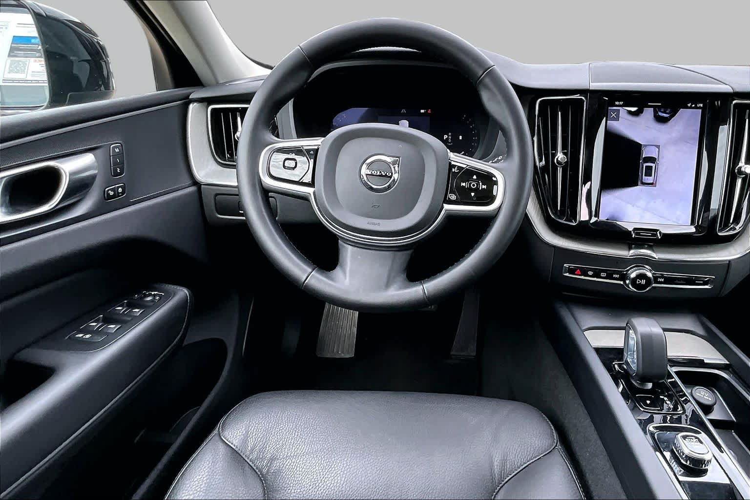 Used 2025 Volvo XC60 B5 Plus AWD/4WD image 6