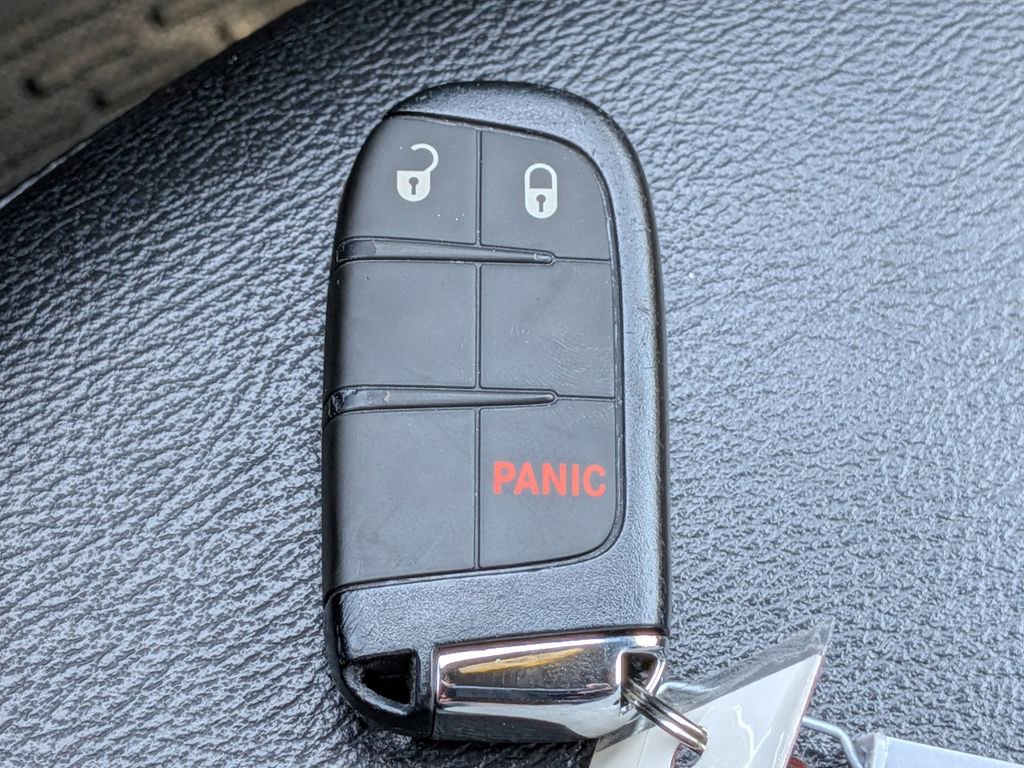 Used 2023 Jeep Compass Altitude image 32