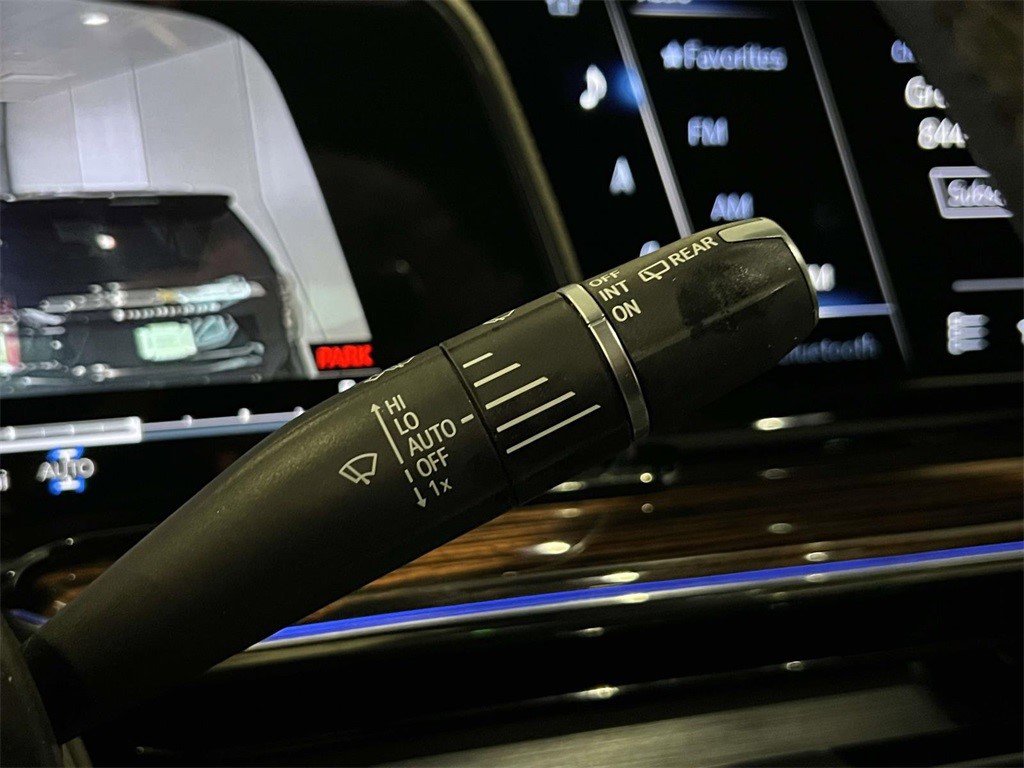 Certified 2024 Cadillac Escalade Premium Luxury image 20