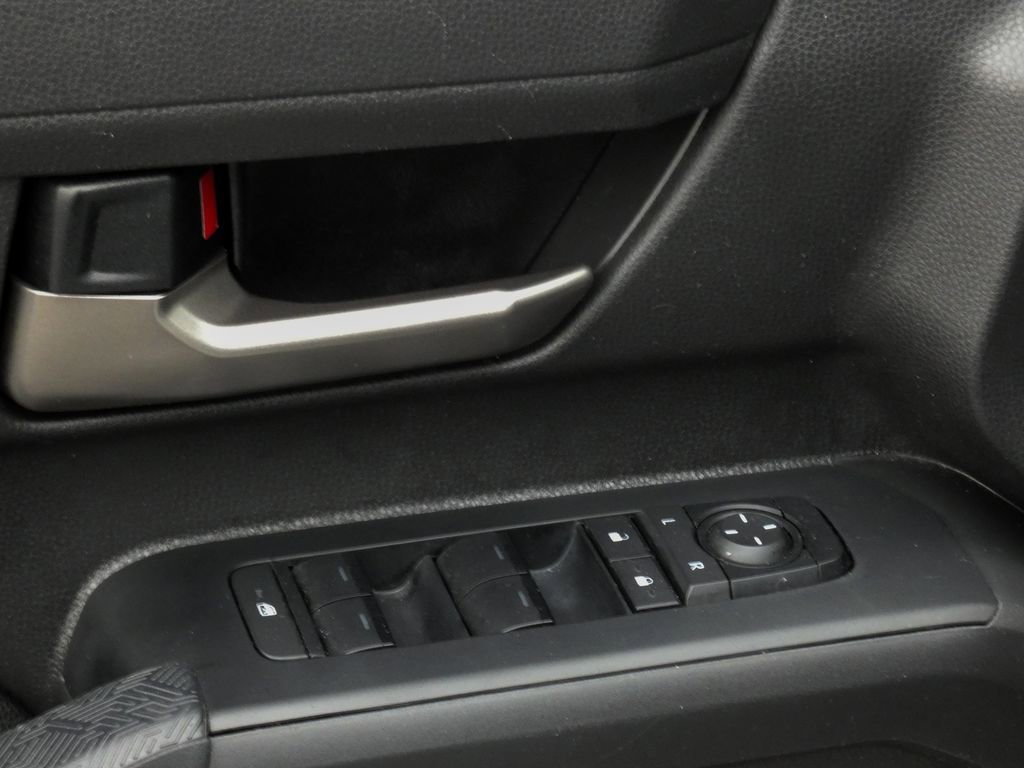 Used 2025 Toyota Tacoma TRD Off-Road image 15