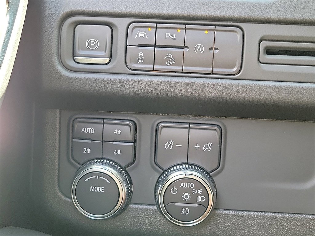 Used 2023 GMC Yukon AT4 image 15