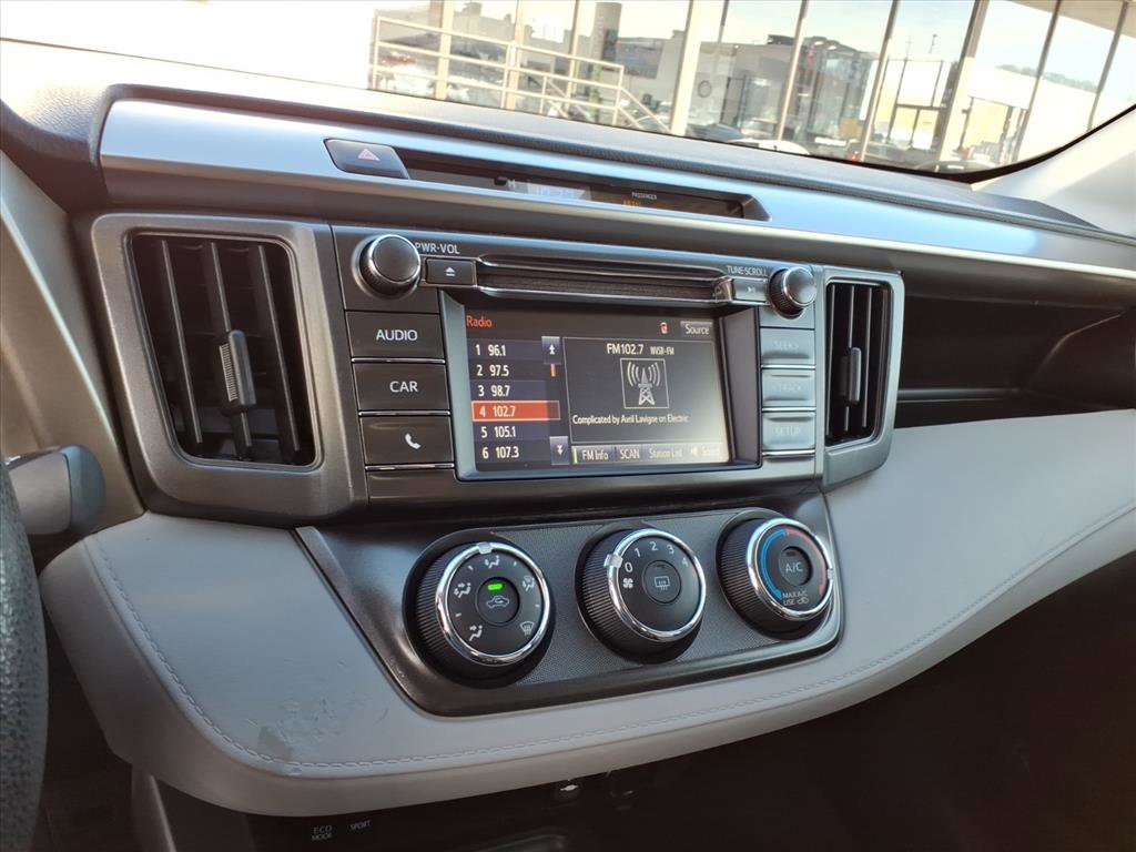 Used 2015 Toyota RAV4 LE image 20