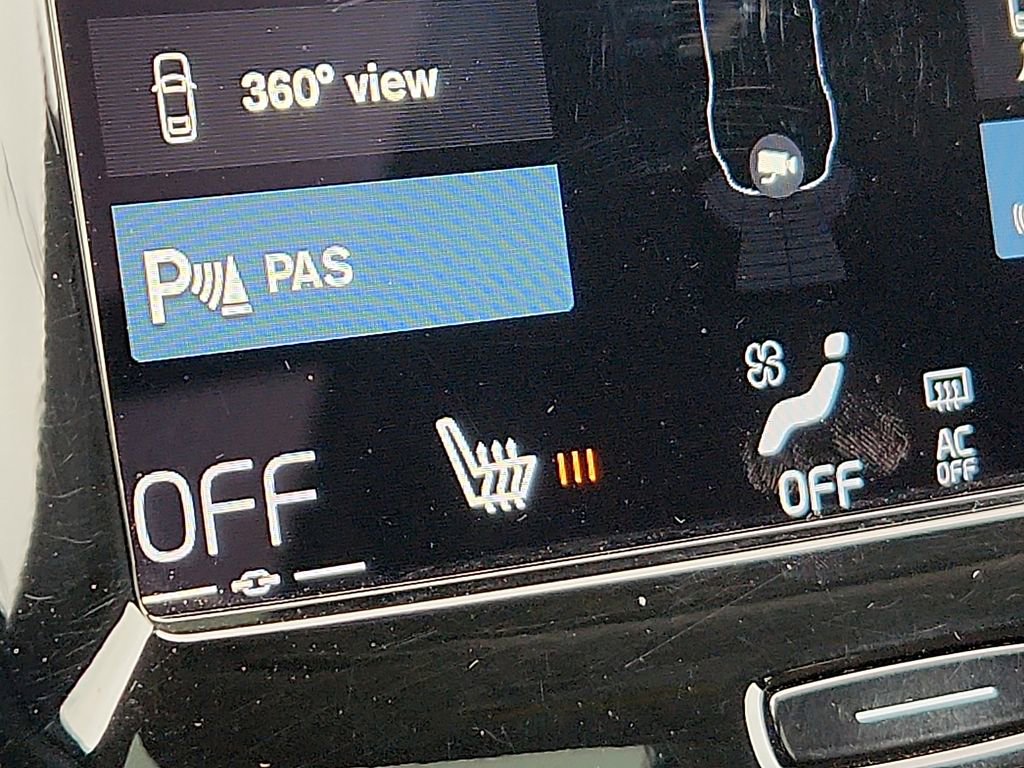 Used 2020 Volvo XC90 T6 Momentum w/ Protection Package Premier image 25