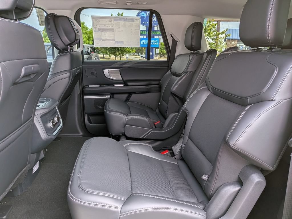 New 2026 Ford Expedition Max Platinum w/ Driver's Package AWD/4WD image 16