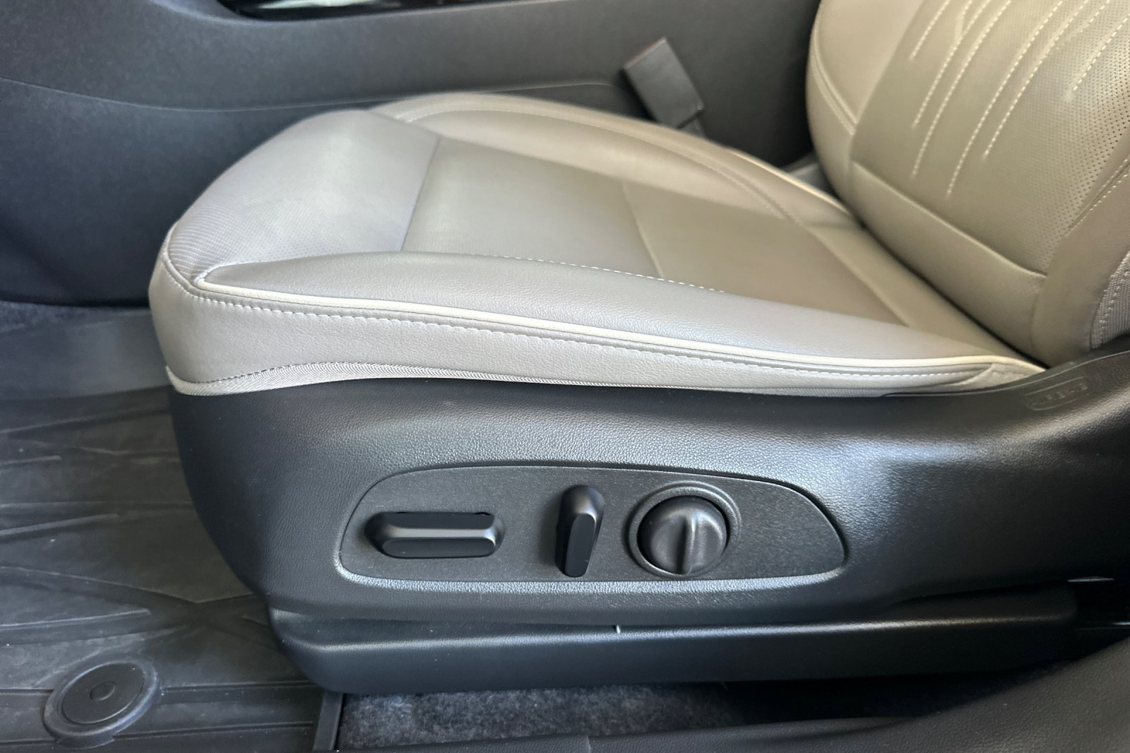 Certified 2024 Buick Envista Avenir FWD image 13