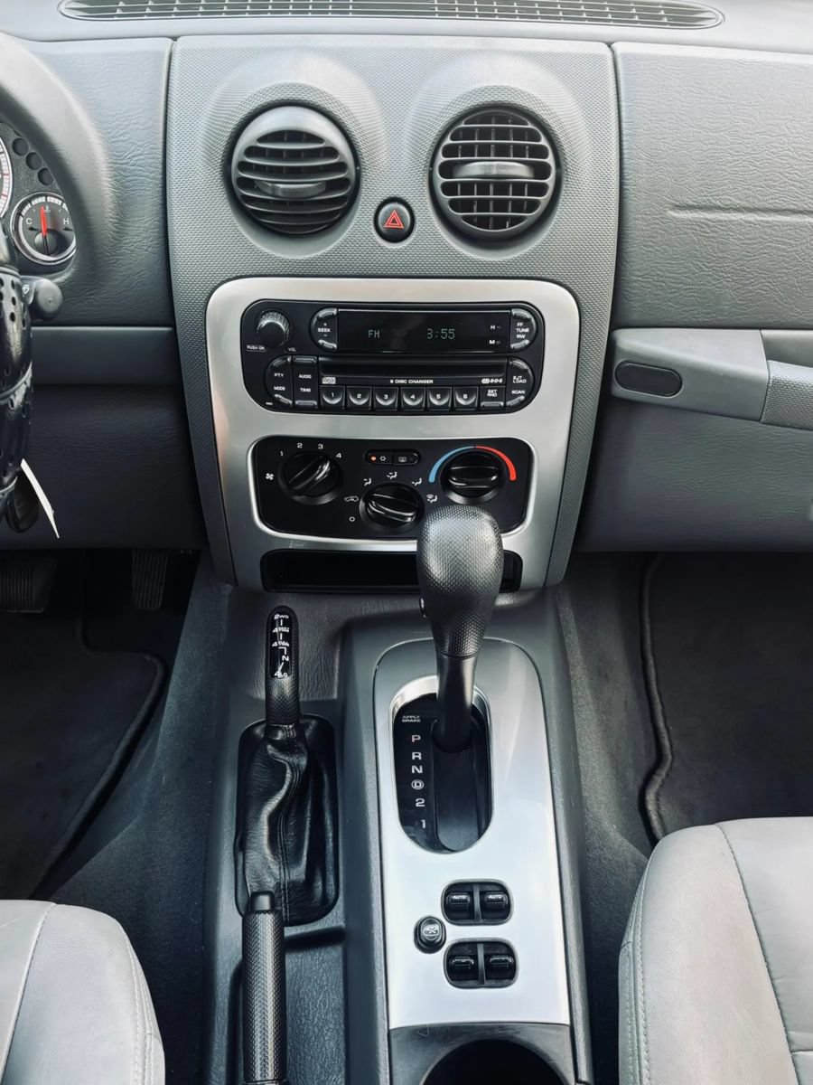 Used 2007 Jeep Liberty Limited AWD/4WD image 18