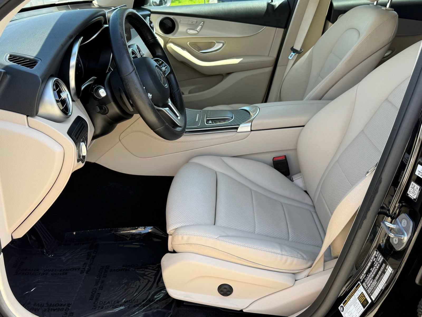 Used 2021 Mercedes-Benz GLC 300 image 27