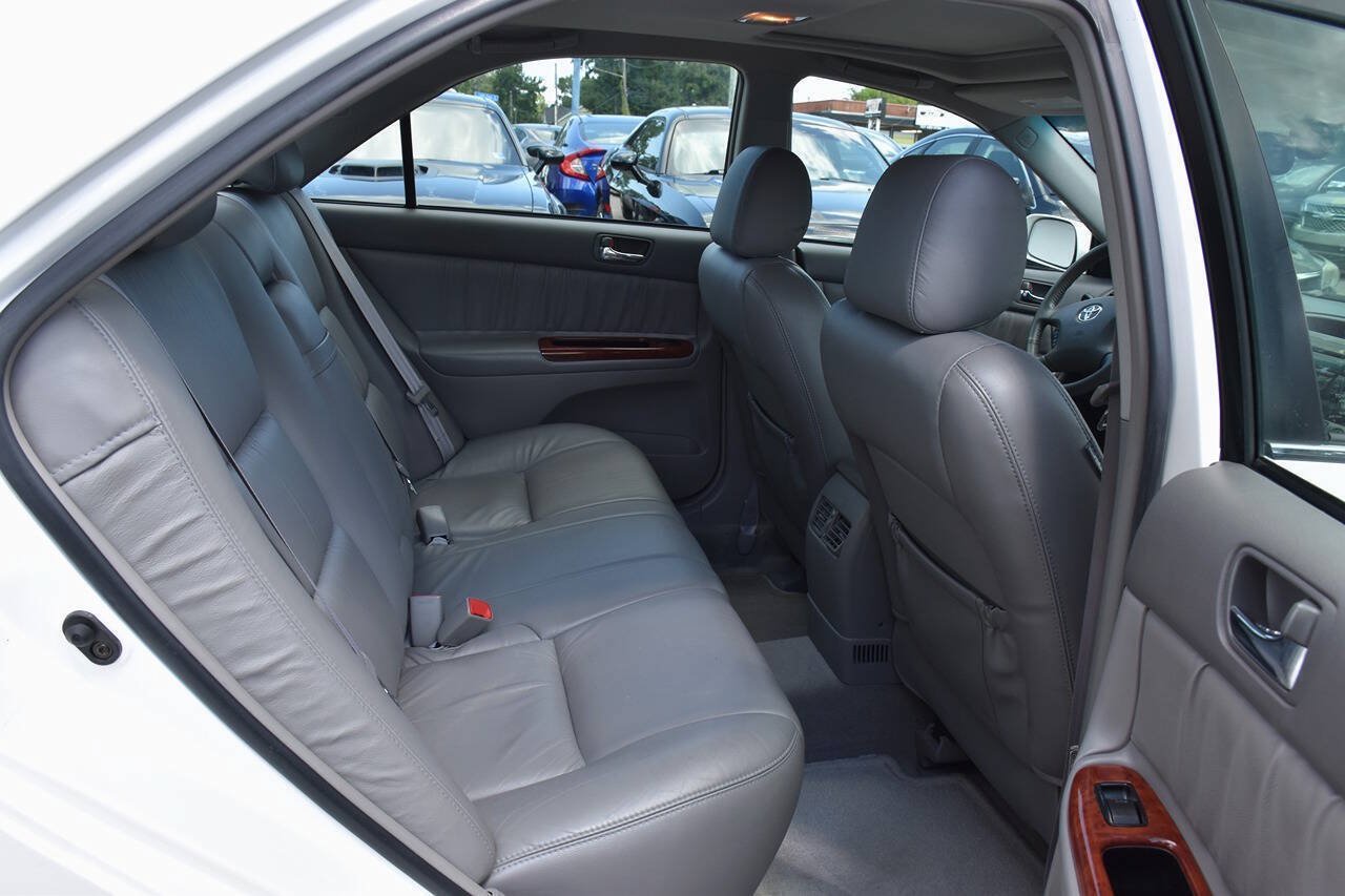 Used 2004 Toyota Camry XLE w/ VSC & Side Airbag Pkg FWD image 16