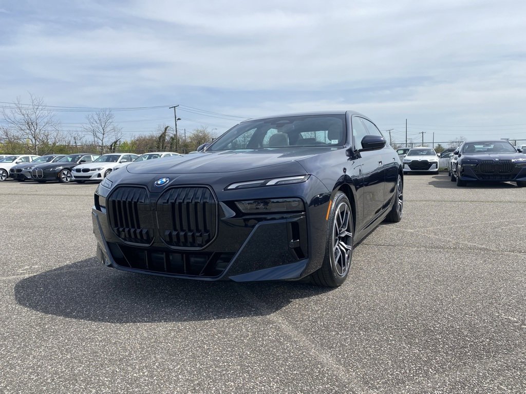 New 2025 BMW i7 eDrive50 w/ M Sport Package