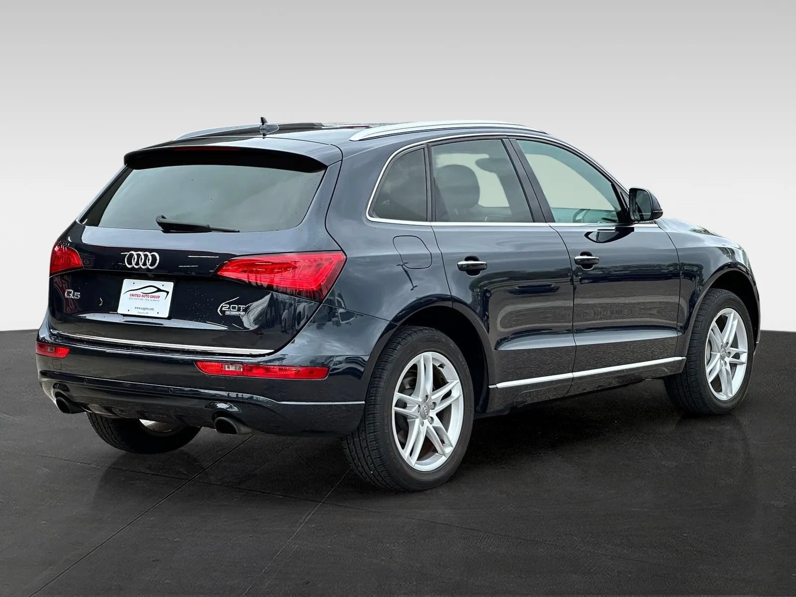 Used 2017 Audi Q5 2.0T Premium Plus w/ Technology Package AWD/4WD image 7