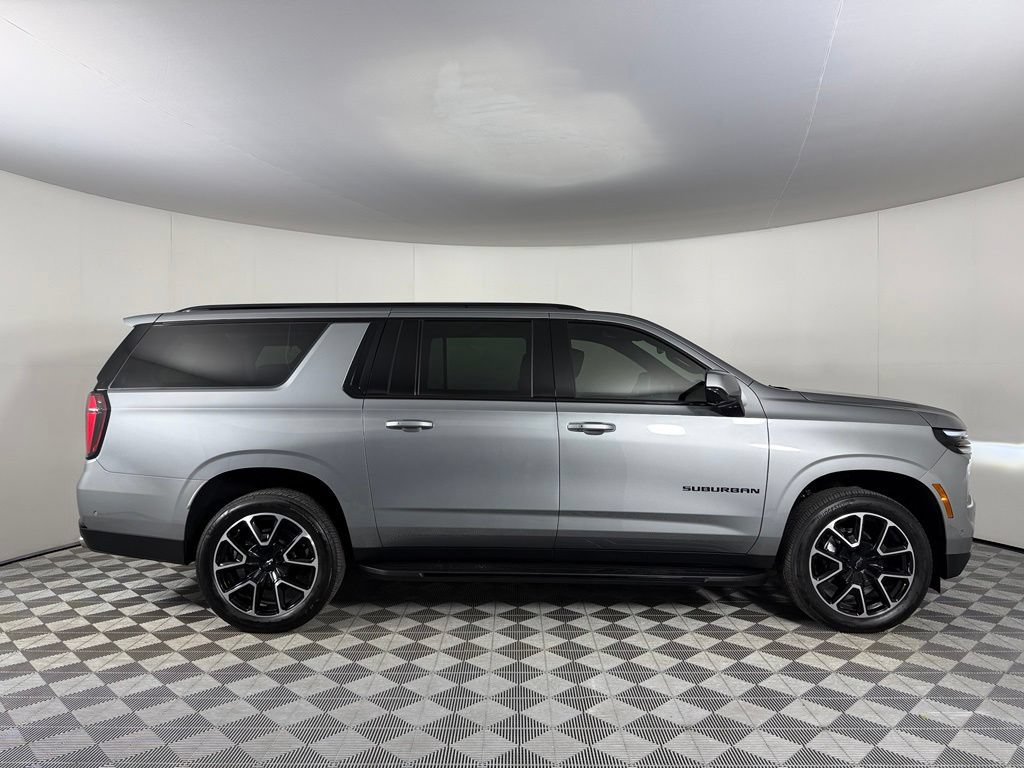Used 2026 Chevrolet Suburban RST AWD/4WD image 7