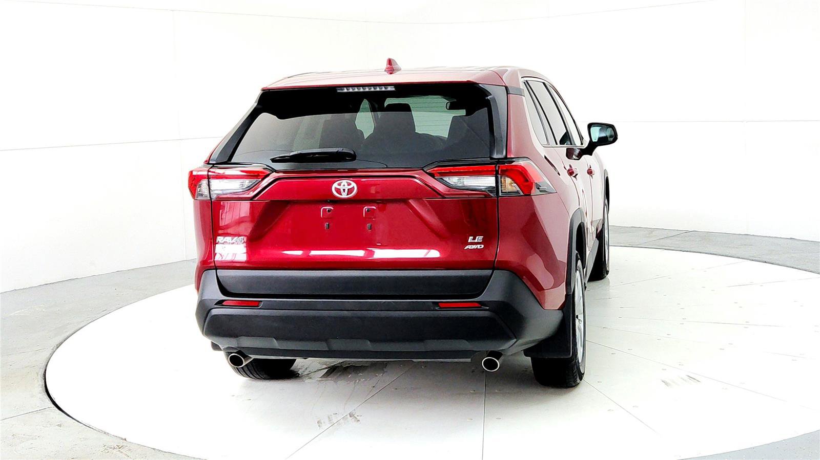Certified 2023 Toyota RAV4 LE AWD/4WD image 5