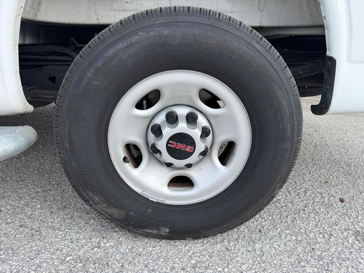Used 2025 GMC Savana 2500 w/ Driver Convenience Package RWD image 22