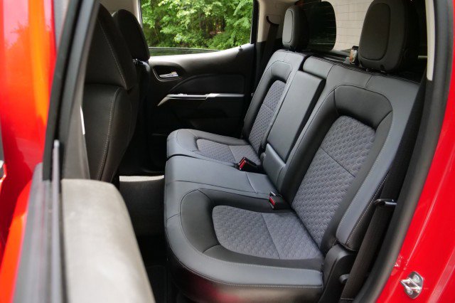 Used 2015 Chevrolet Colorado Z71 AWD/4WD image 14