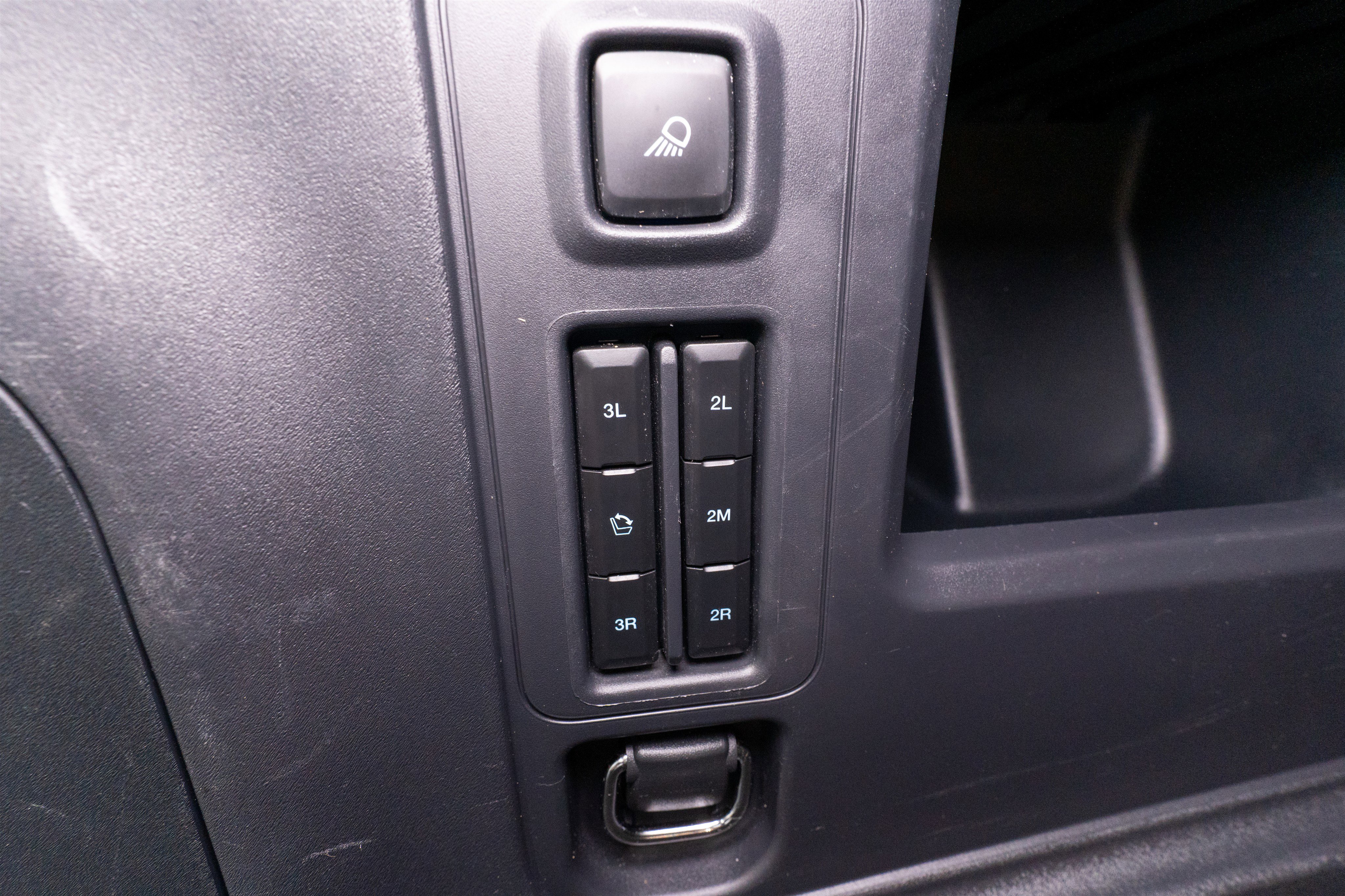 Used 2025 Ford Expedition Active AWD/4WD image 35
