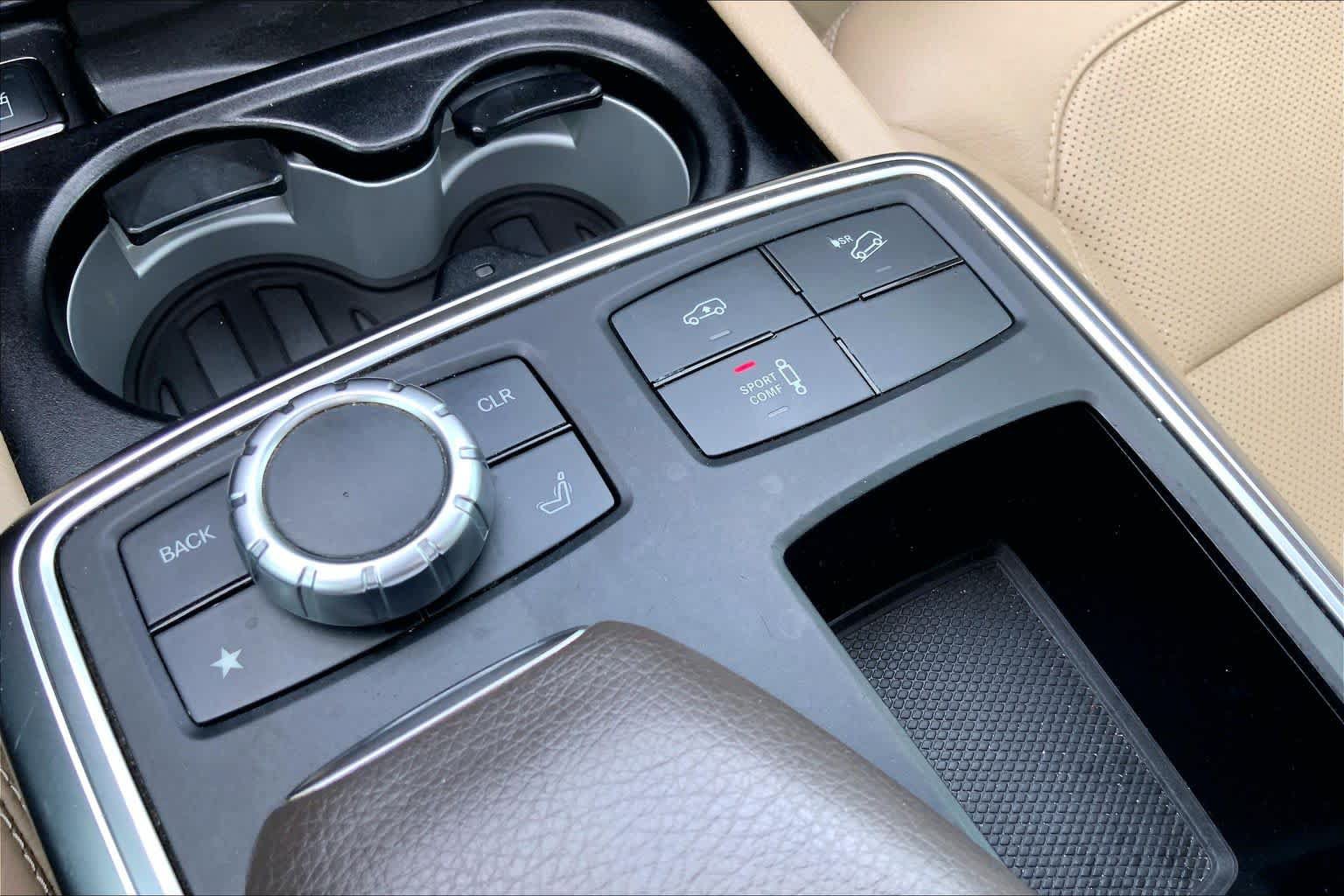 Used 2014 Mercedes-Benz GL 550 4MATIC image 34