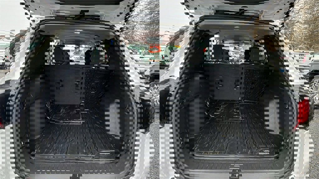 Used 2023 Chevrolet Equinox LS image 10