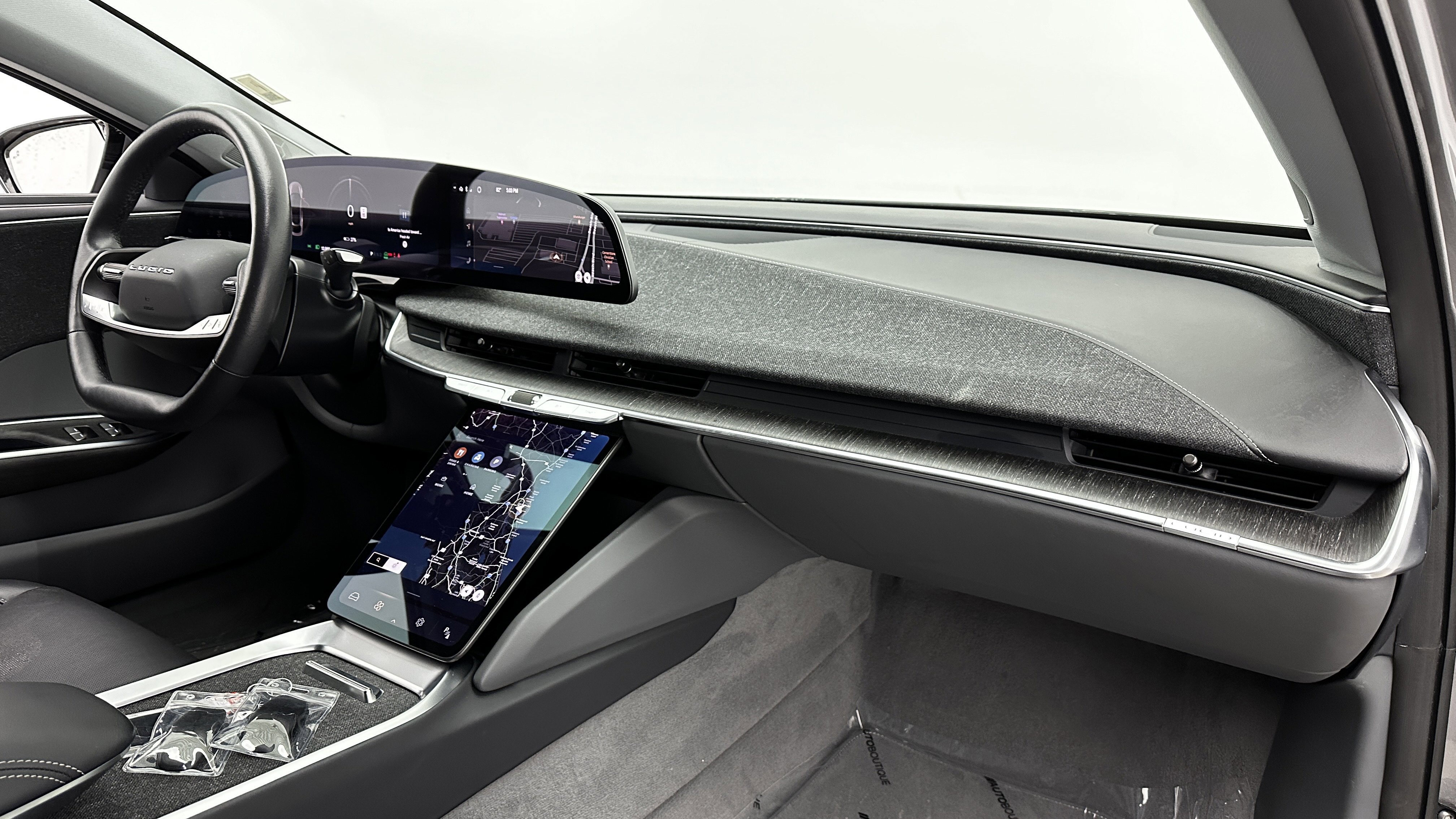 Used 2025 Lucid Air Pure image 33