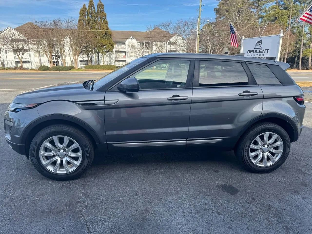 Used 2017 Land Rover Range Rover Evoque SE image 5