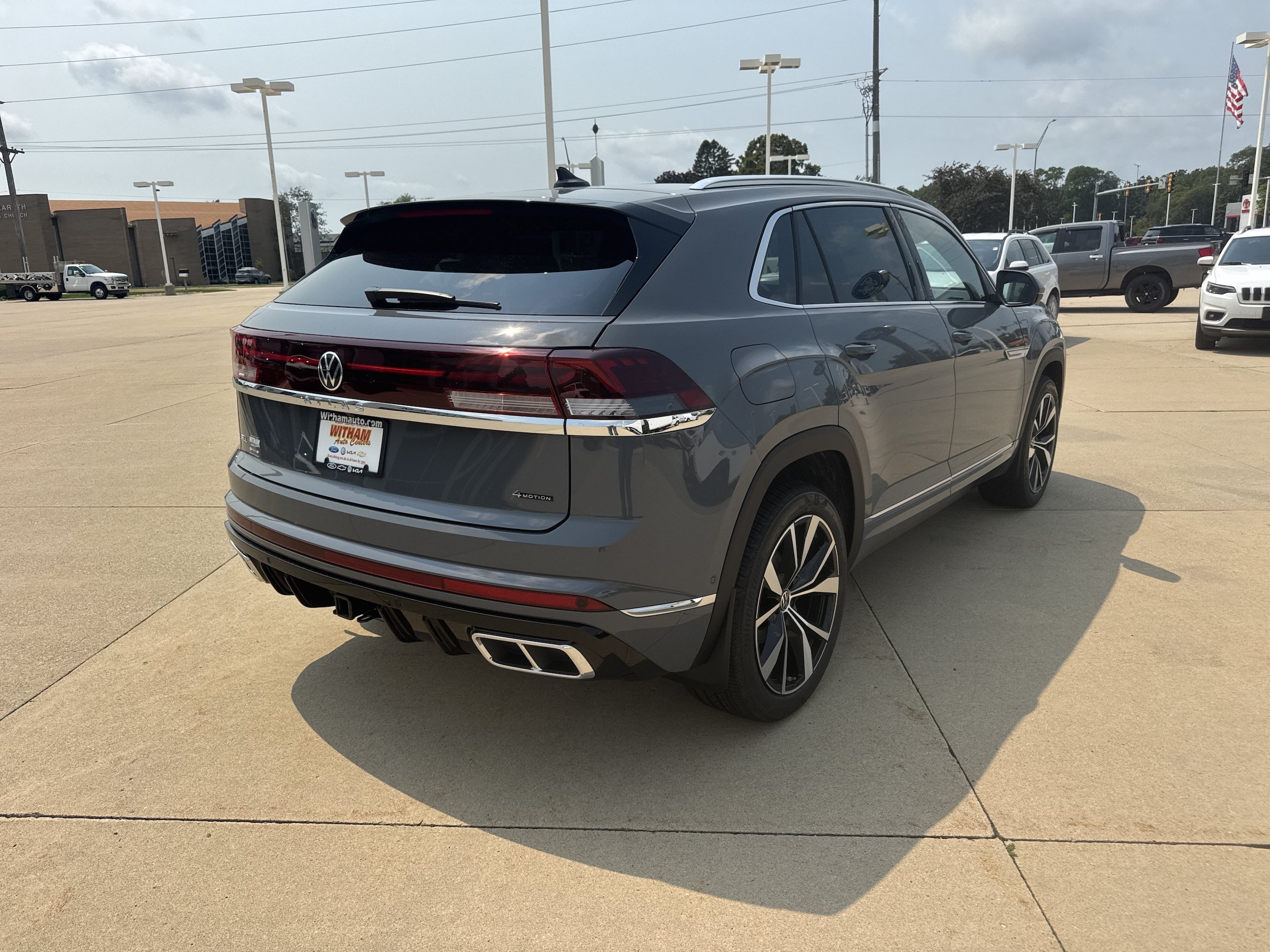 New 2026 Volkswagen Atlas Cross Sport SEL Premium R-Line AWD/4WD image 4